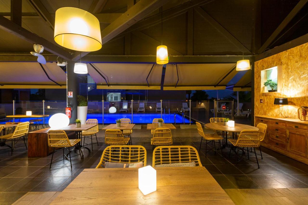 קורו Hotel Atlantis מראה חיצוני תמונה